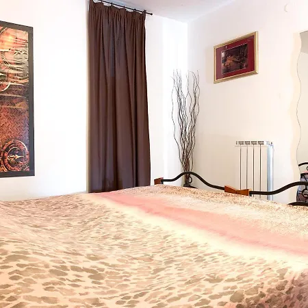 Sincic 아파트 풀라